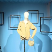 Burberry女士加绒连帽短款卫衣